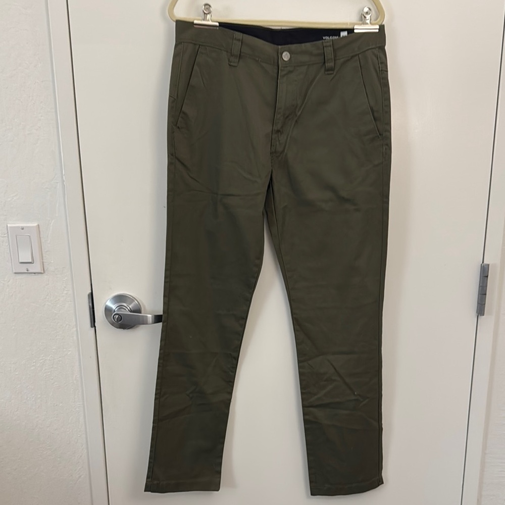Volcom Green Chinos Slim Fit Modern Style Size 32 - Picture 1 of 7